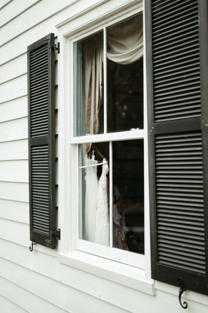 Unique Outdoor Charleston Wedding Venue- charleston-documentary-wedding-photographer-dark-and-moody