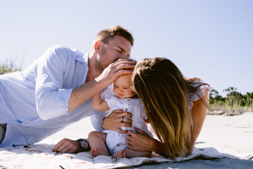 family photography kiawah black and whiite candid family photography charleston sc