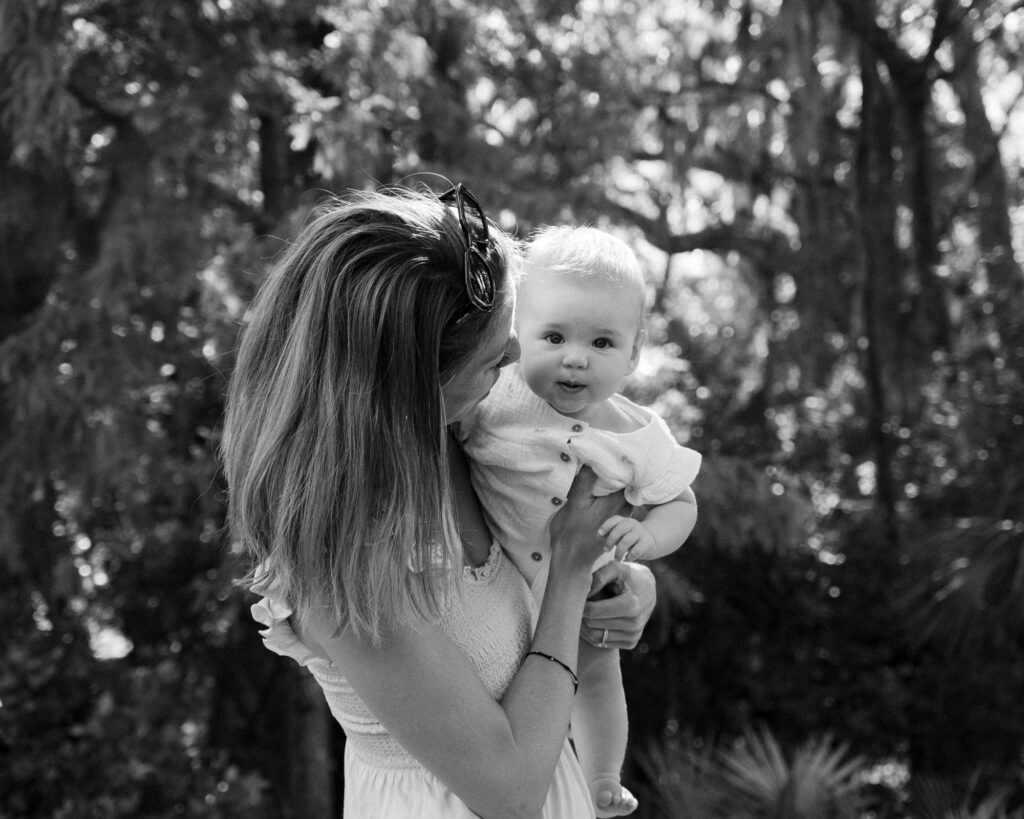 family photography kiawah black and whiite candid family photography charleston sc