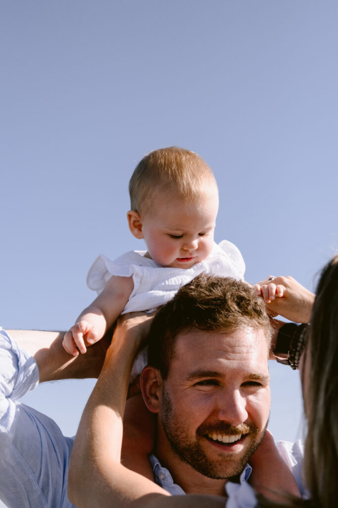 family photography kiawah black and whiite candid family photography charleston sc