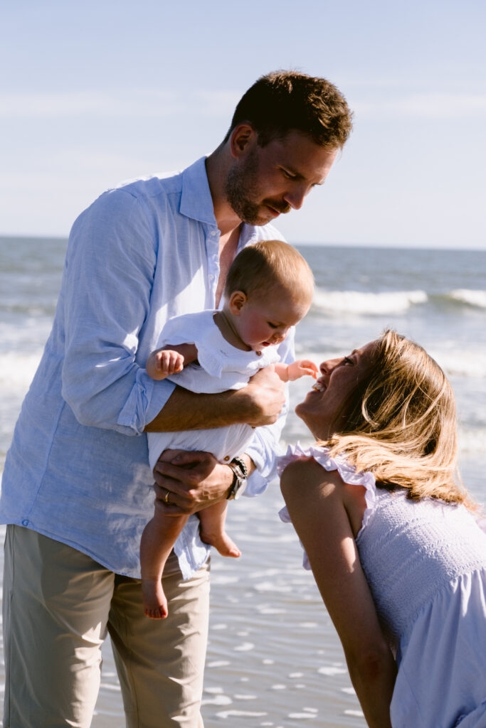 family photography kiawah black and whiite candid family photography charleston sc