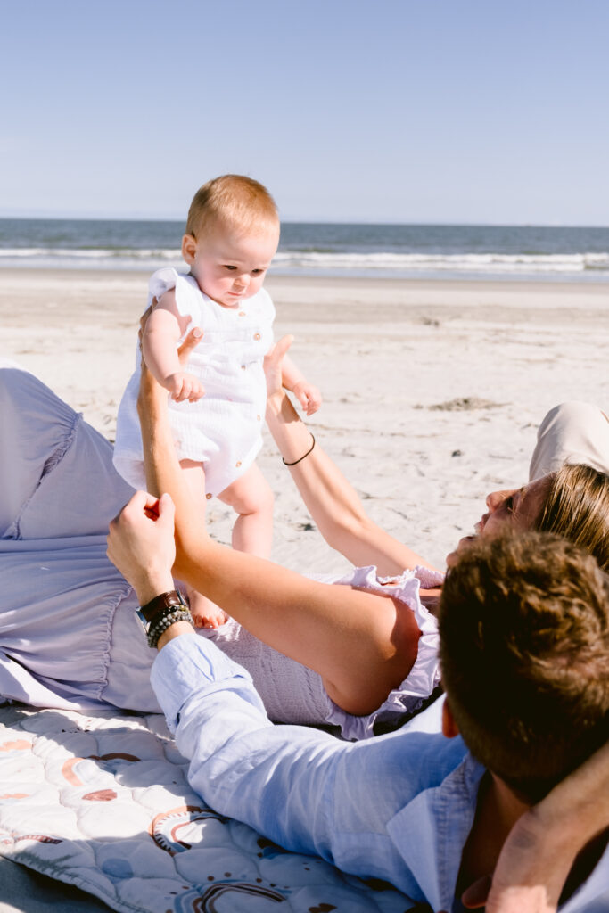 family photography kiawah black and whiite candid family photography charleston sc