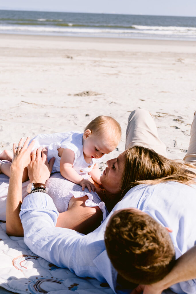 family photography kiawah black and whiite candid family photography charleston sc