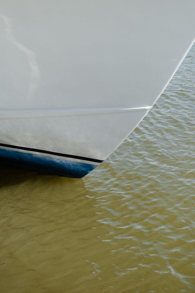 charleston documentary wedding photographer candid couple on boat