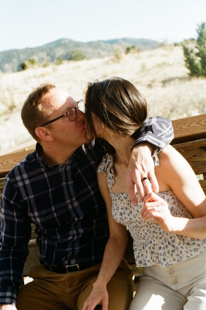 engagement-photo-of-couple-in-mountains