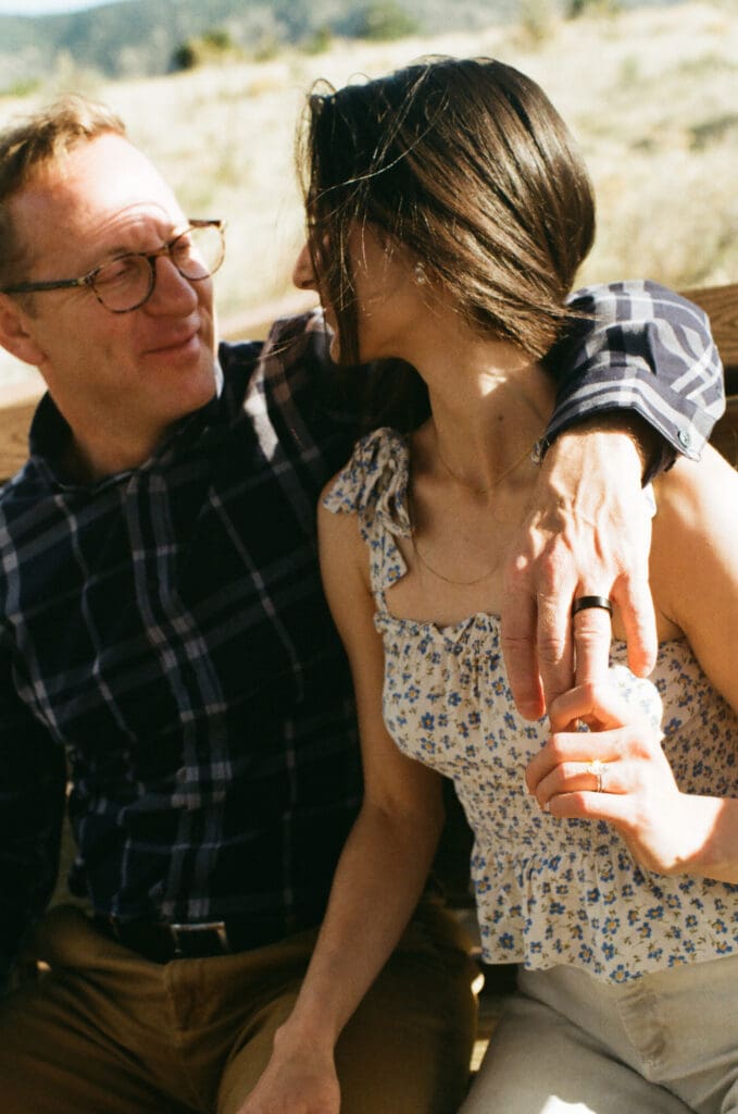 engagement-photo-of-couple-in-mountains